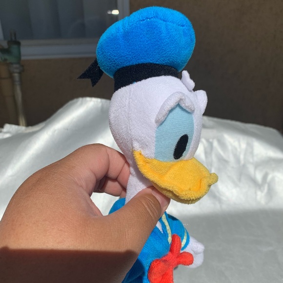 Disney Donald Duck plushy from Disneyland - Picture 3 of 7